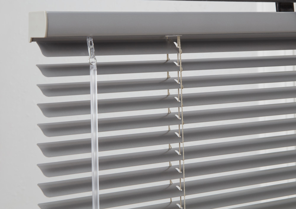 1" x 1 1⁄2" Steel Headrail